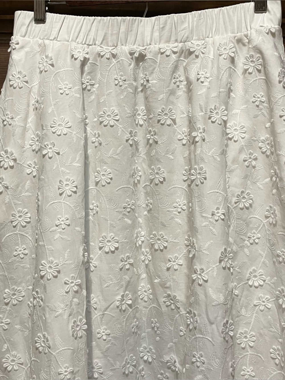 CeCe White Cotton 3D Floral Appliqué Midi Skirt with Pockets Size M - Picture 3 of 9
